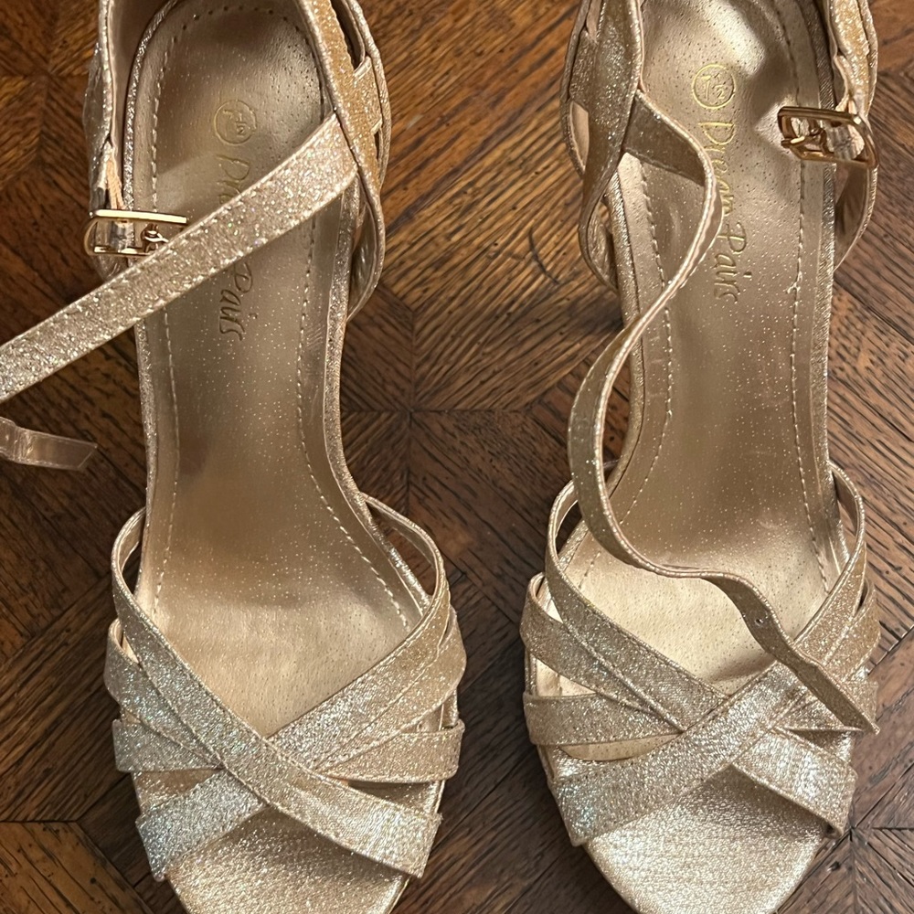 Dream pairs gold heels